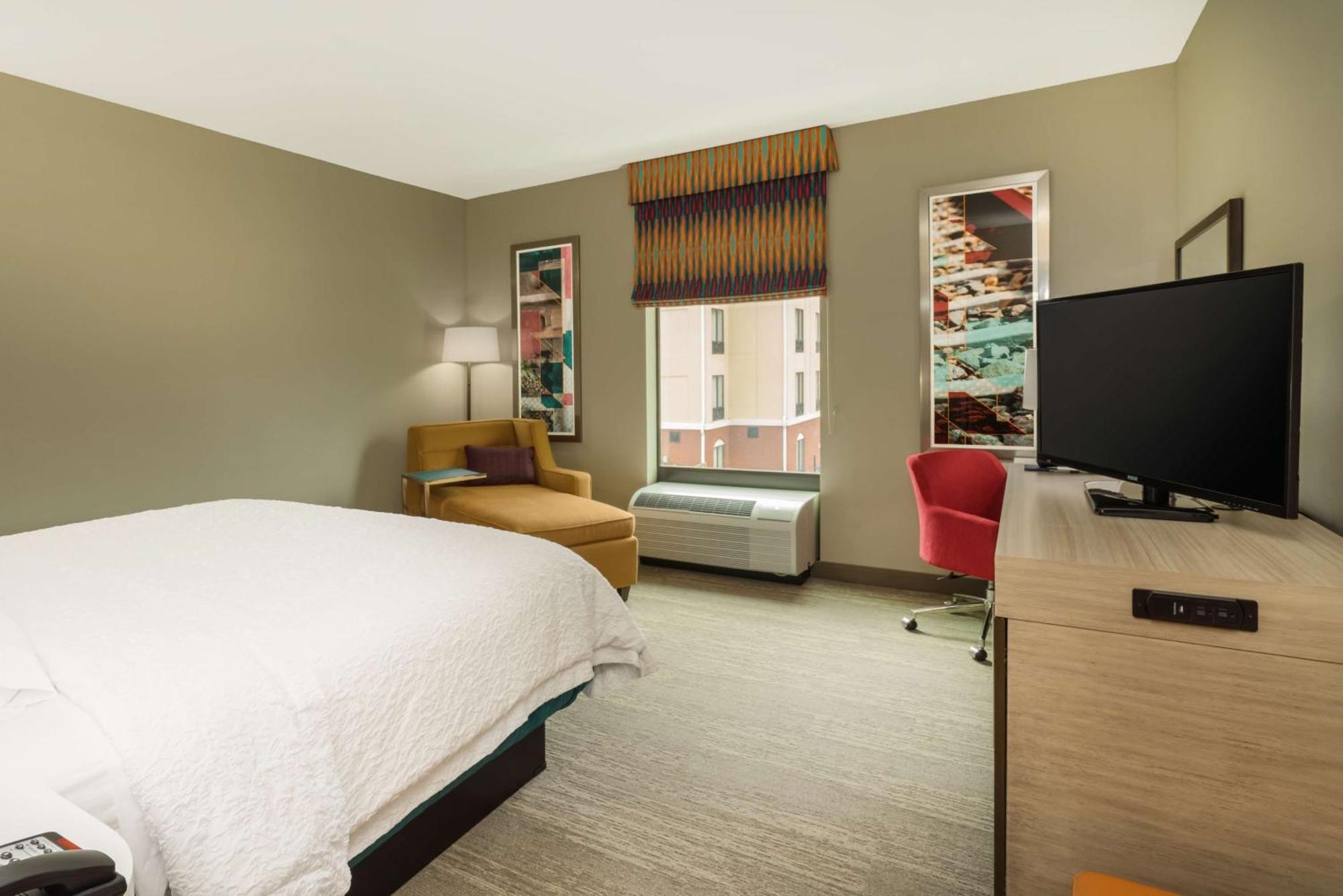 Hampton Inn Newport Exterior foto