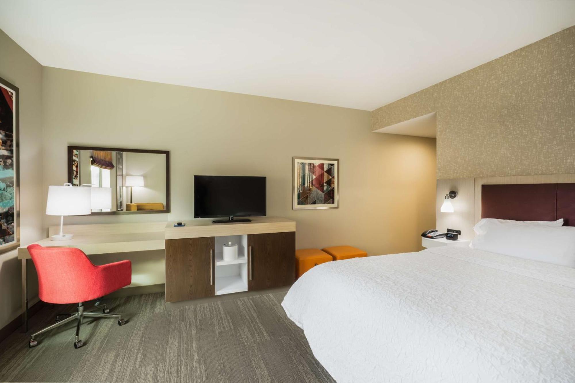 Hampton Inn Newport Exterior foto