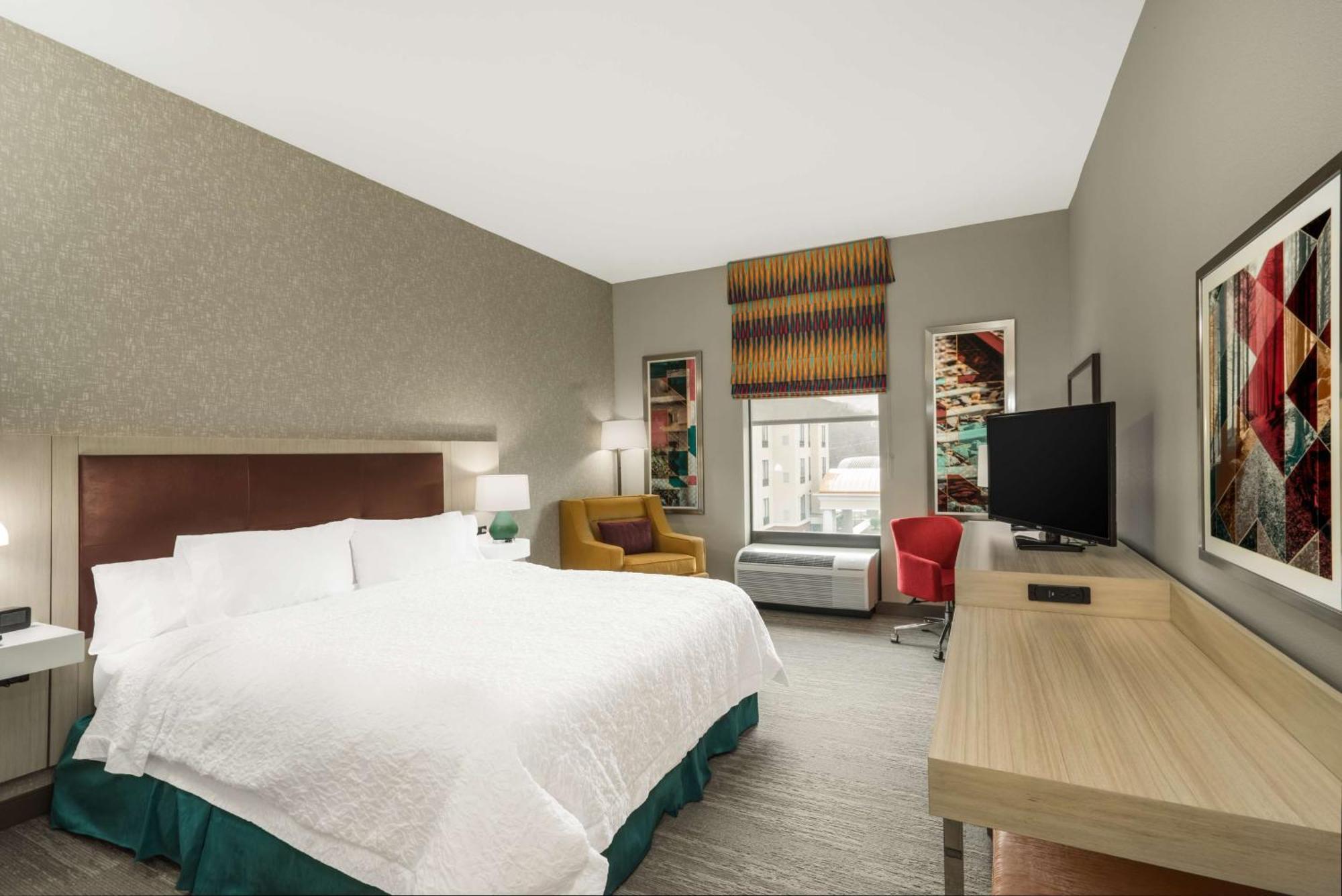Hampton Inn Newport Exterior foto