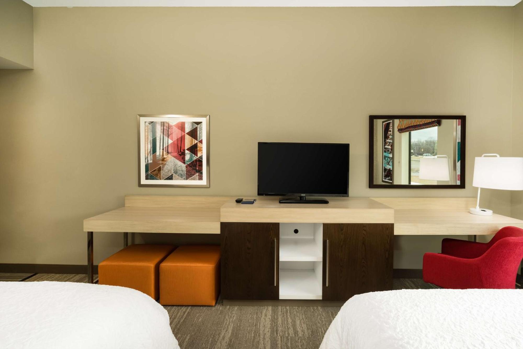 Hampton Inn Newport Exterior foto